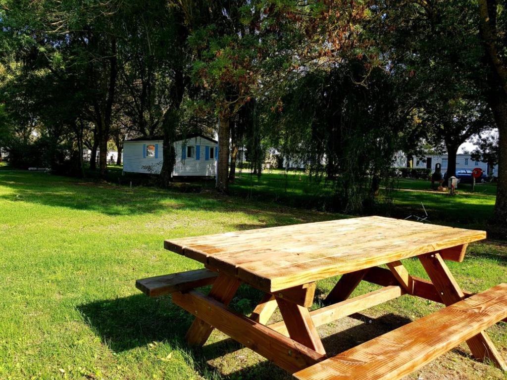Arces-sur-Gironde Camping Les 2 Salamandres מראה חיצוני תמונה